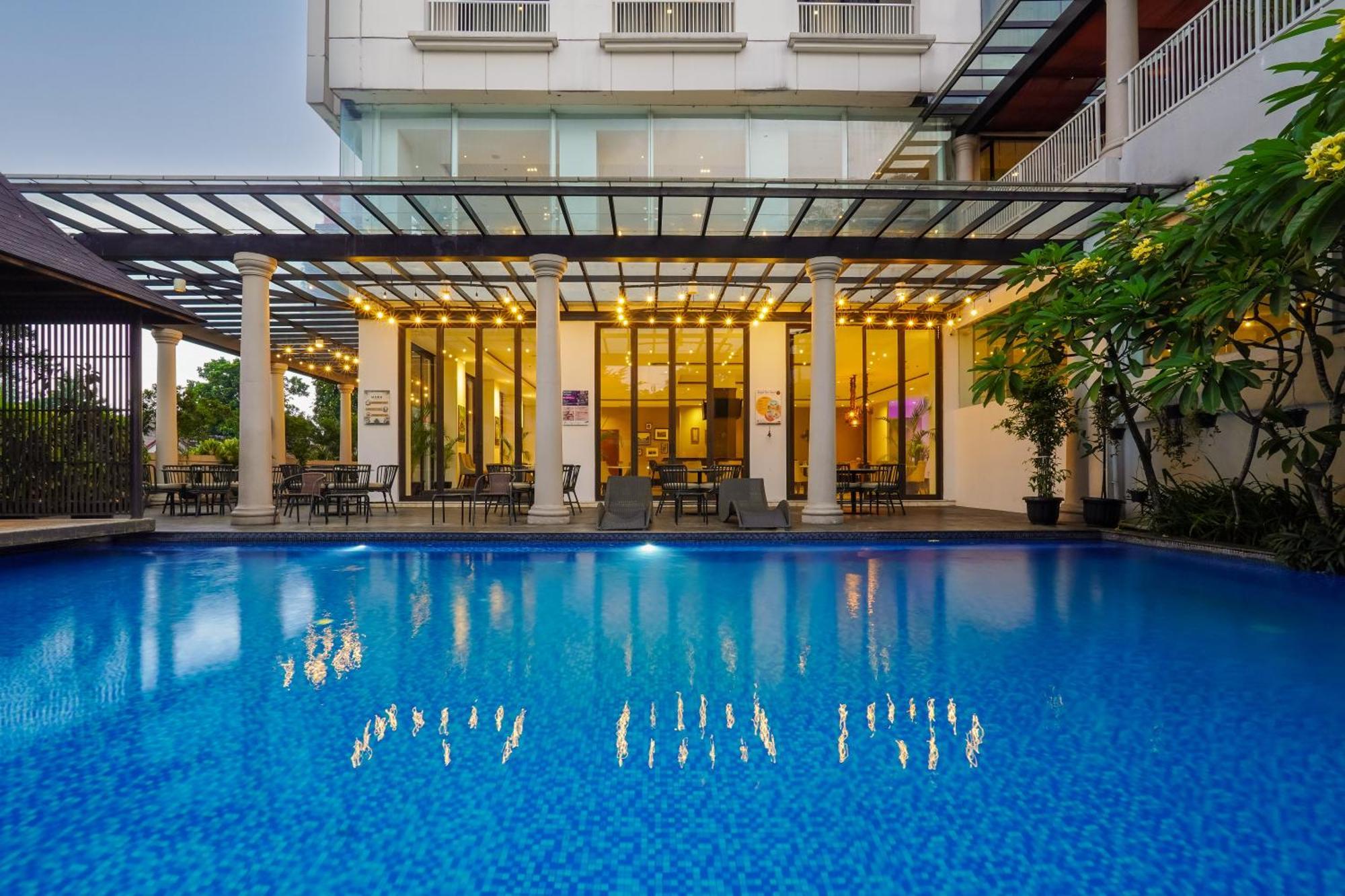 Royal Padjadjaran Hotel Bogor Buitenkant foto