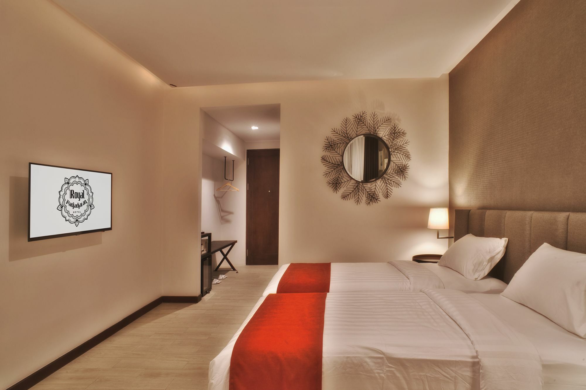 Royal Padjadjaran Hotel Bogor Buitenkant foto