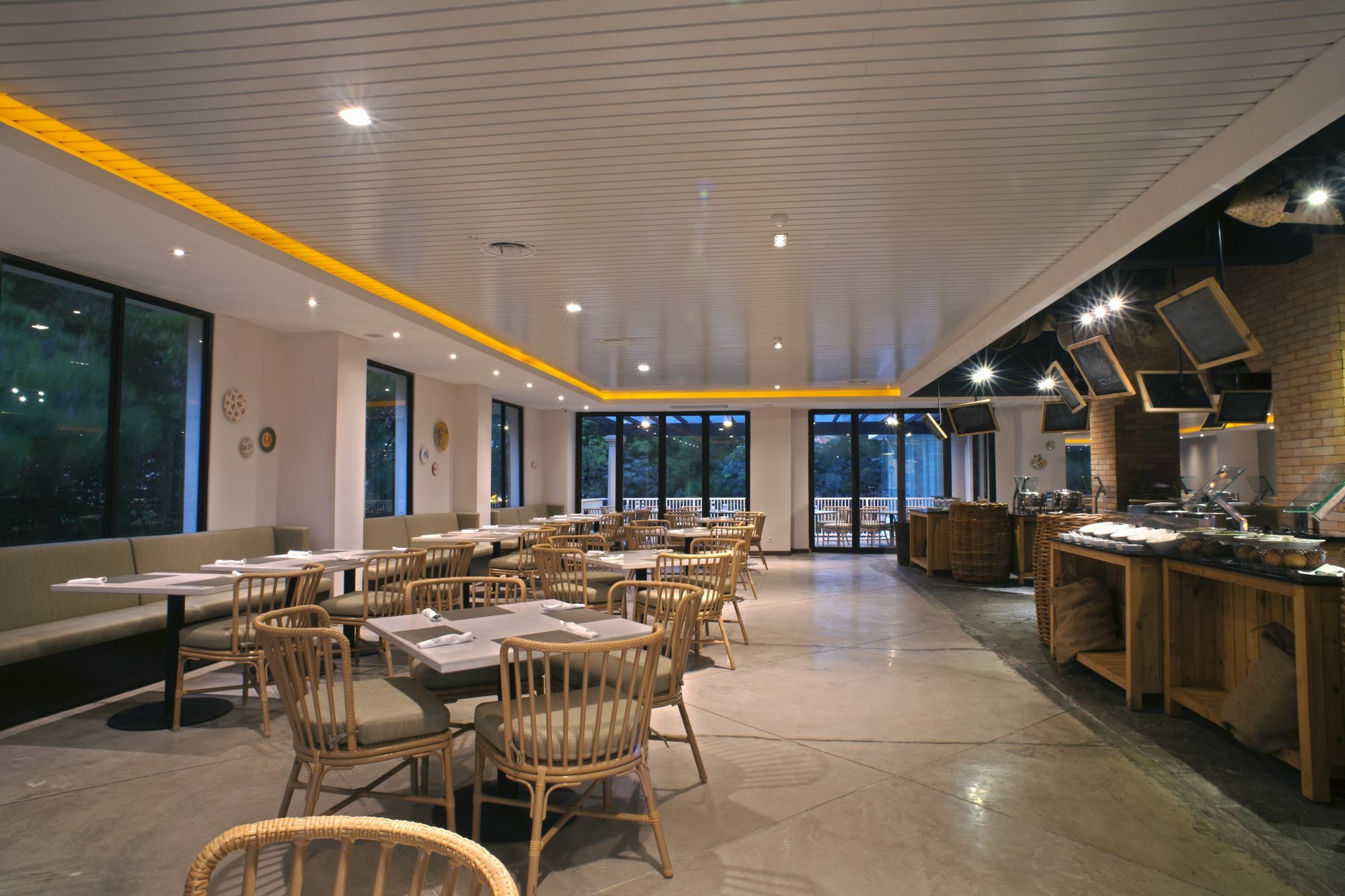 Royal Padjadjaran Hotel Bogor Buitenkant foto